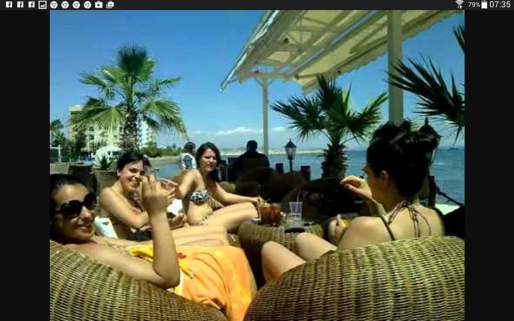 Panikos Beach Apartment I Ларнака Екстер'єр фото