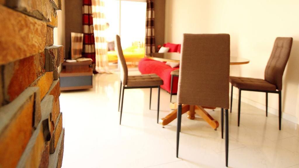 Panikos Beach Apartment I Ларнака Екстер'єр фото