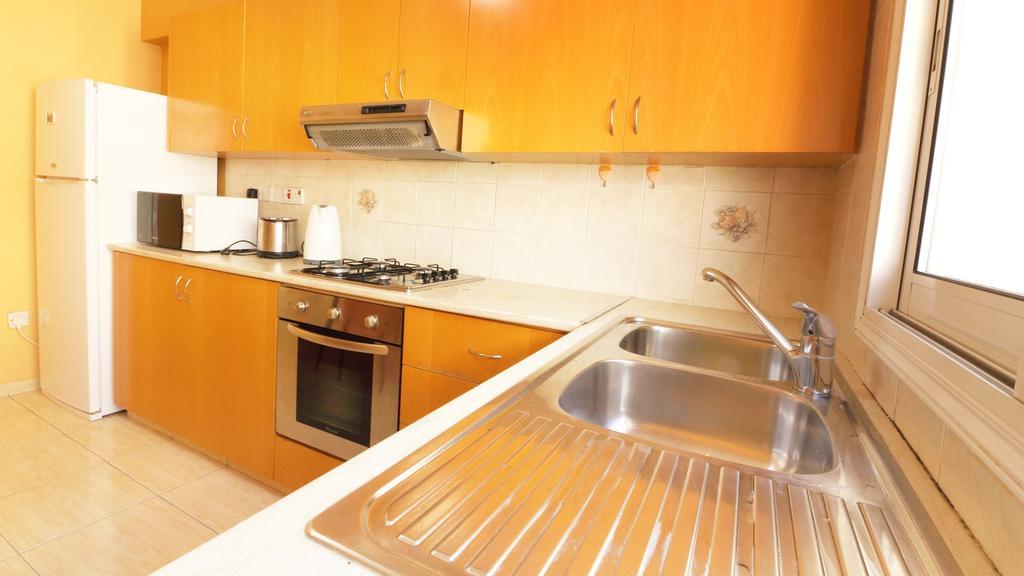 Panikos Beach Apartment I Ларнака Екстер'єр фото