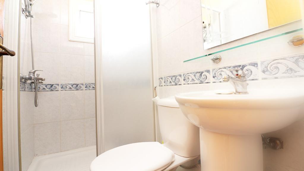 Panikos Beach Apartment I Ларнака Екстер'єр фото