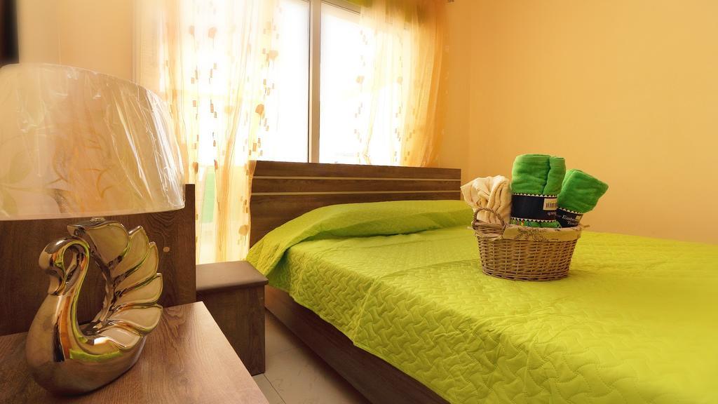Panikos Beach Apartment I Ларнака Екстер'єр фото