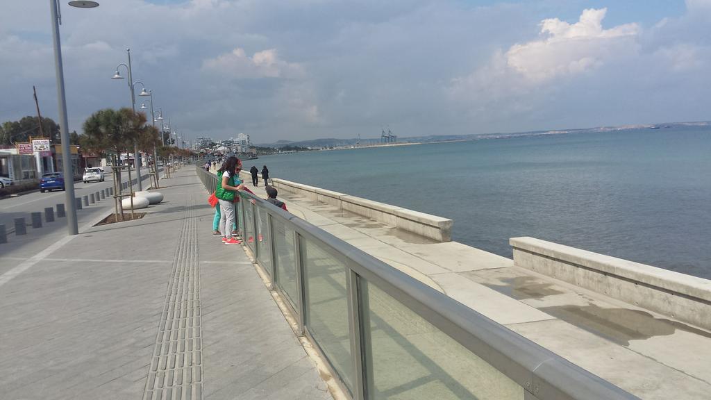 Panikos Beach Apartment I Ларнака Екстер'єр фото
