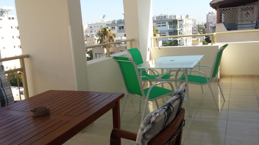 Panikos Beach Apartment I Ларнака Екстер'єр фото