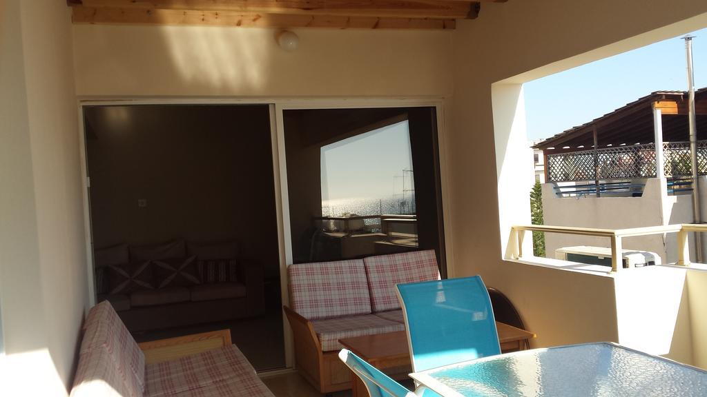 Panikos Beach Apartment I Ларнака Екстер'єр фото