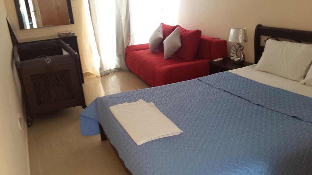 Panikos Beach Apartment I Ларнака Екстер'єр фото